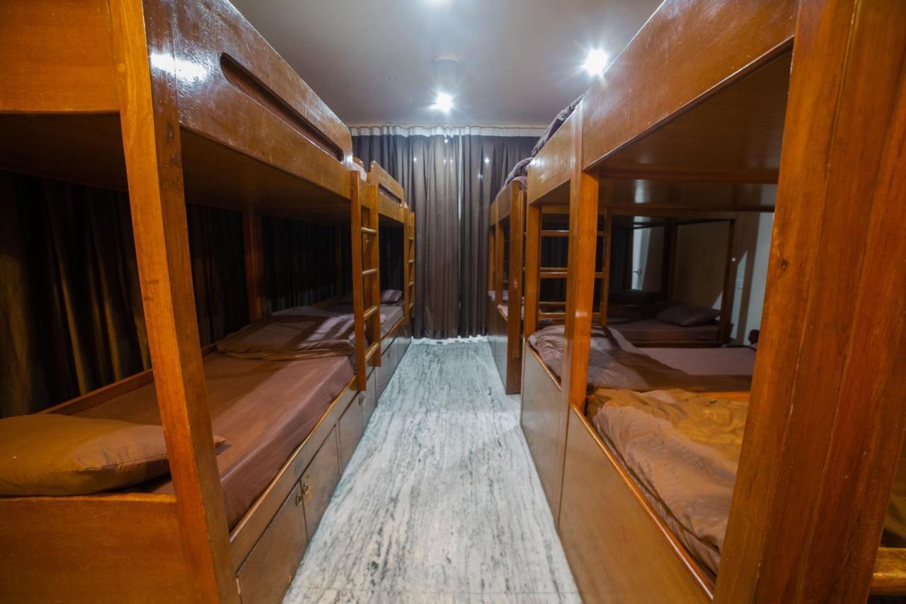 Pearl Courtyard Dormitory Varanasi Ngoại thất bức ảnh
