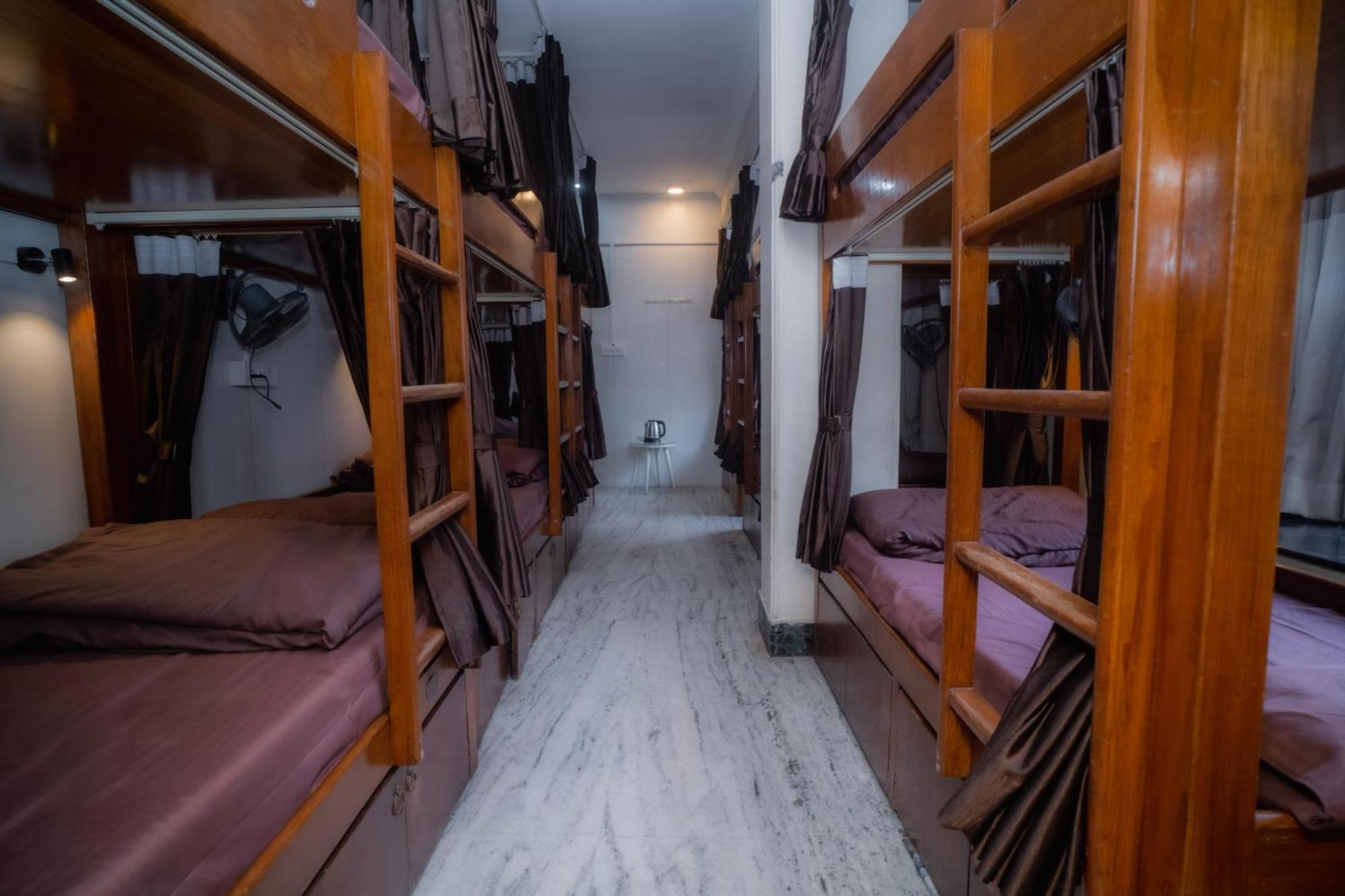 Pearl Courtyard Dormitory Varanasi Ngoại thất bức ảnh