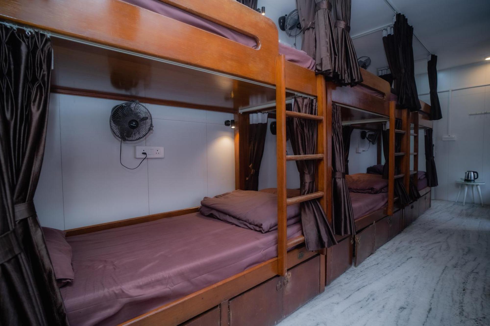 Pearl Courtyard Dormitory Varanasi Ngoại thất bức ảnh