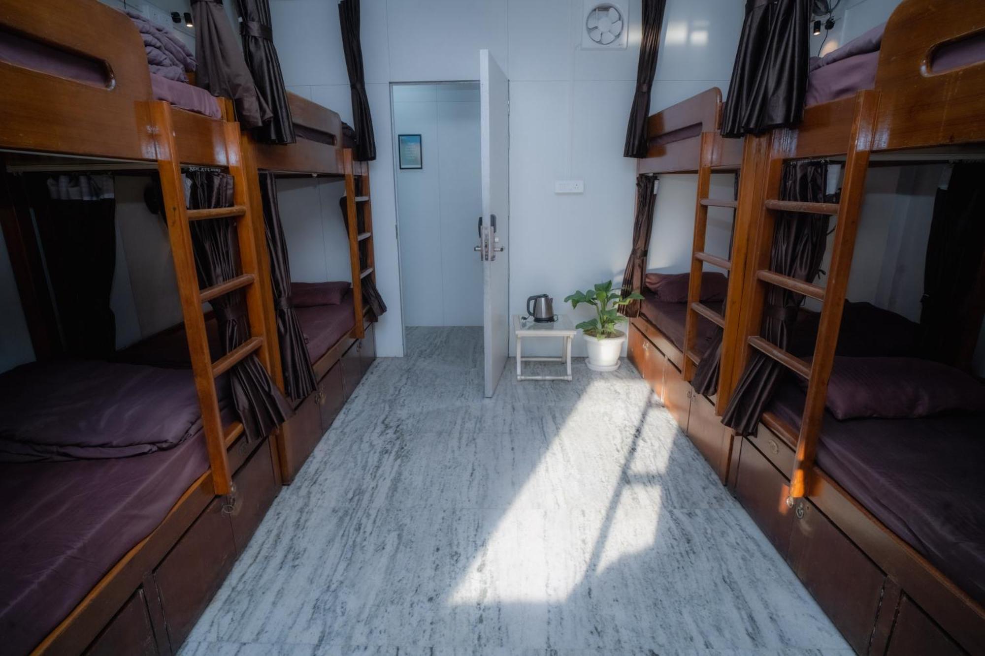 Pearl Courtyard Dormitory Varanasi Ngoại thất bức ảnh
