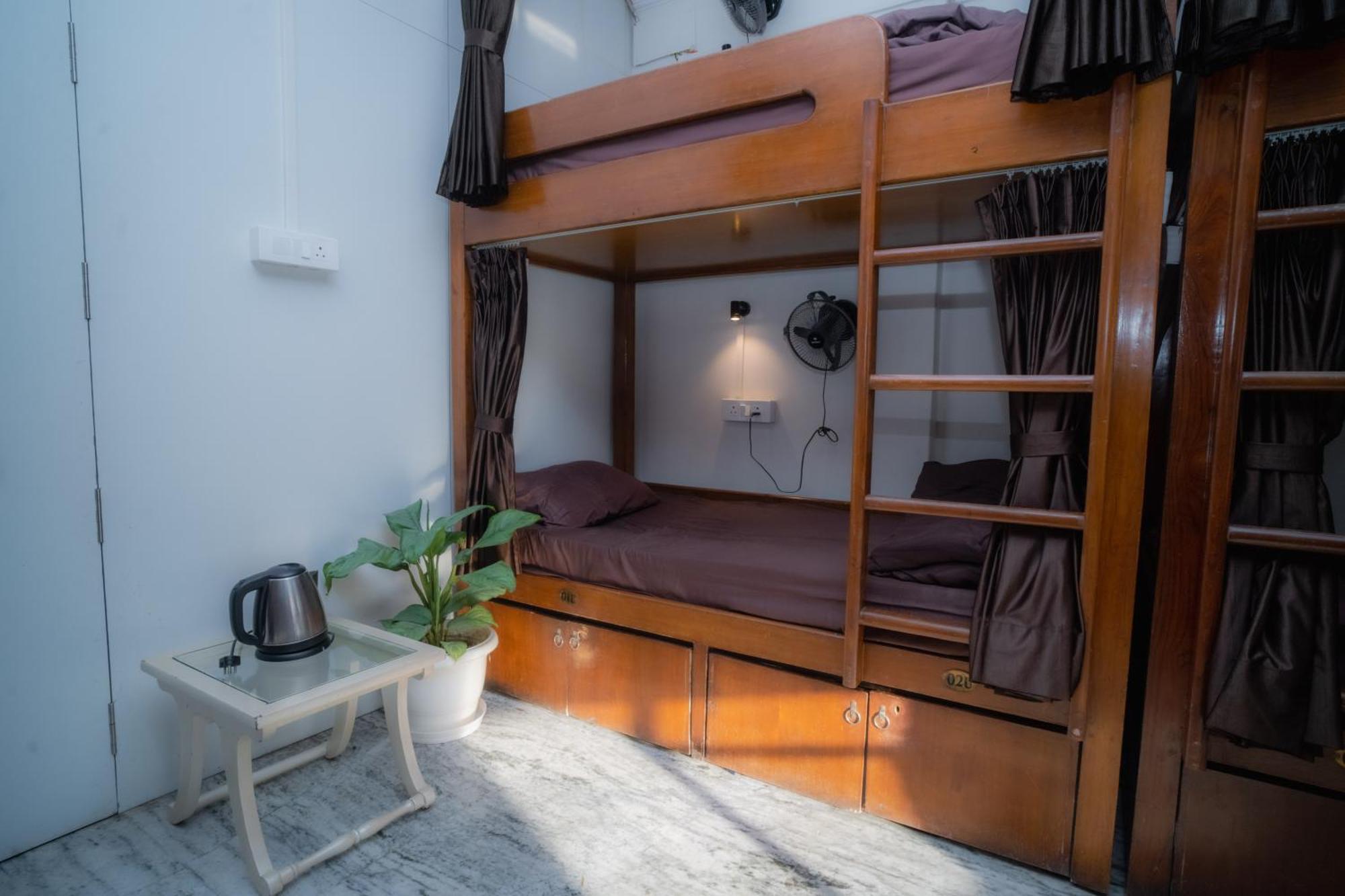 Pearl Courtyard Dormitory Varanasi Ngoại thất bức ảnh