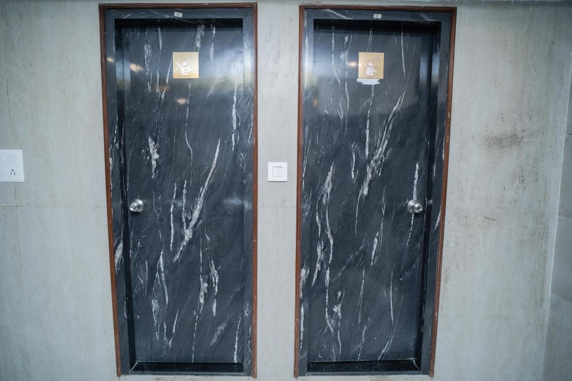 Pearl Courtyard Dormitory Varanasi Ngoại thất bức ảnh