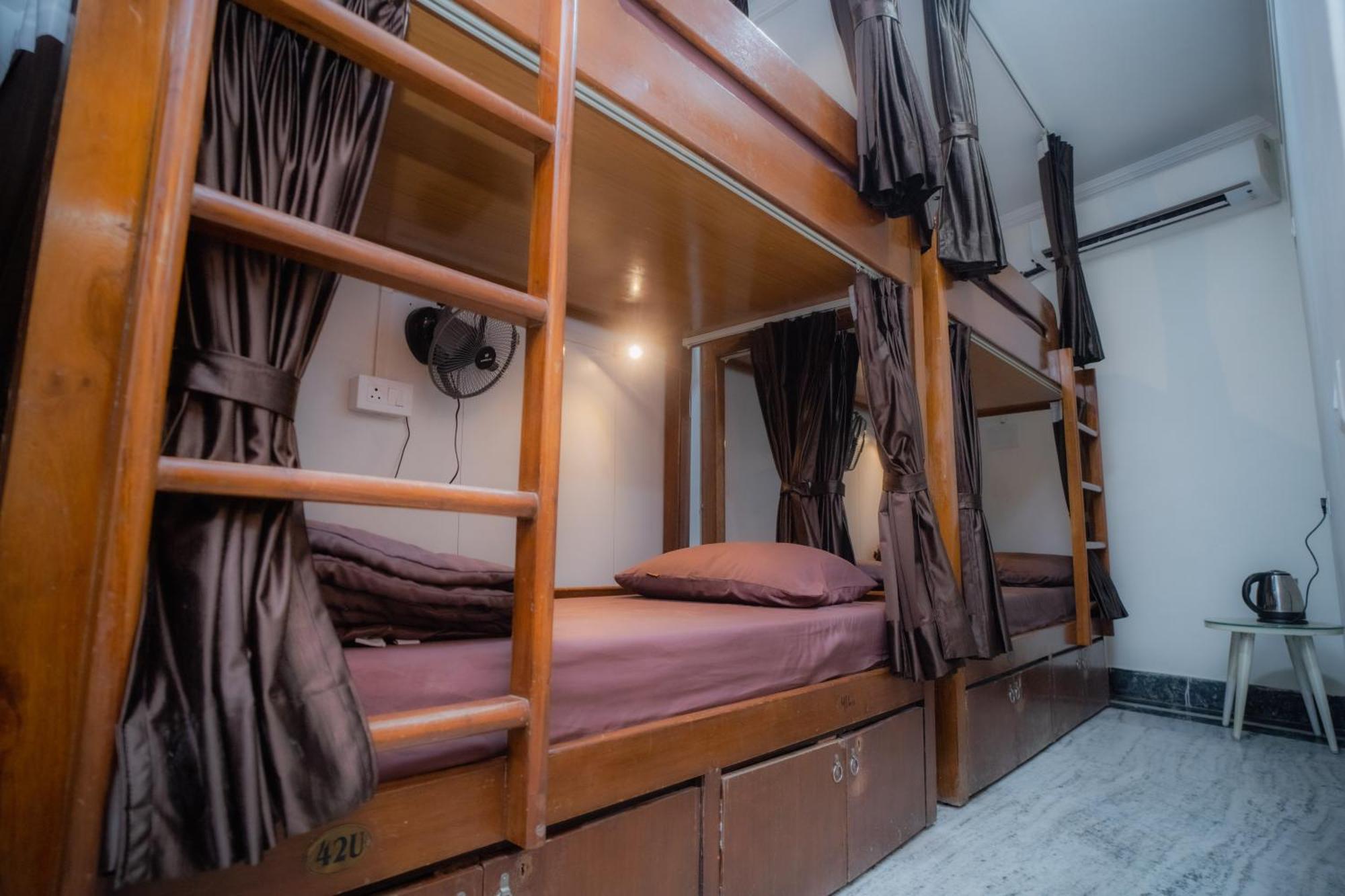 Pearl Courtyard Dormitory Varanasi Ngoại thất bức ảnh