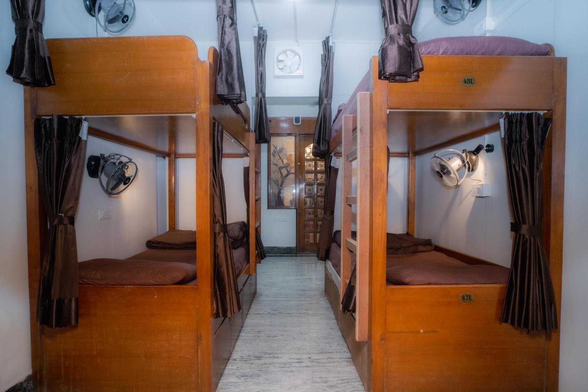Pearl Courtyard Dormitory Varanasi Ngoại thất bức ảnh