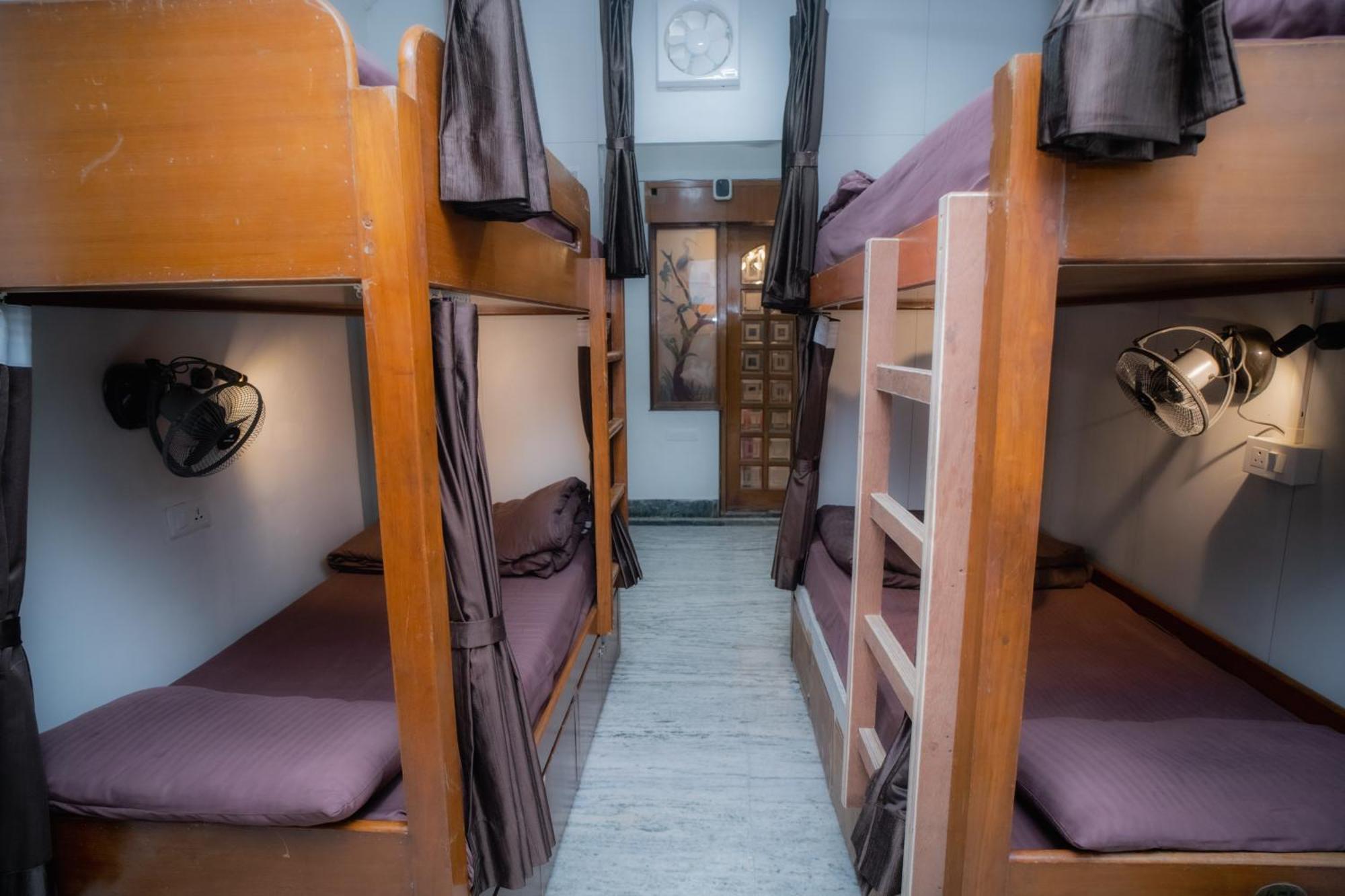 Pearl Courtyard Dormitory Varanasi Ngoại thất bức ảnh
